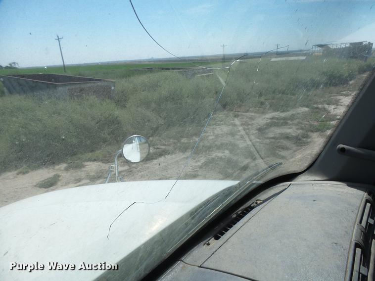 image for item DC3855 2004 Freightliner Columbia semi truck