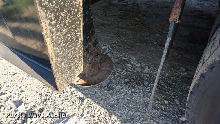 image for item DC5287 2004 Trail King TK70HT482 equipment trailer