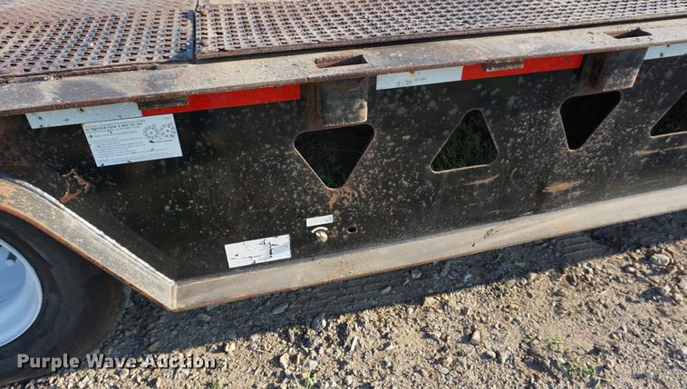 image for item DC5287 2004 Trail King TK70HT482 equipment trailer