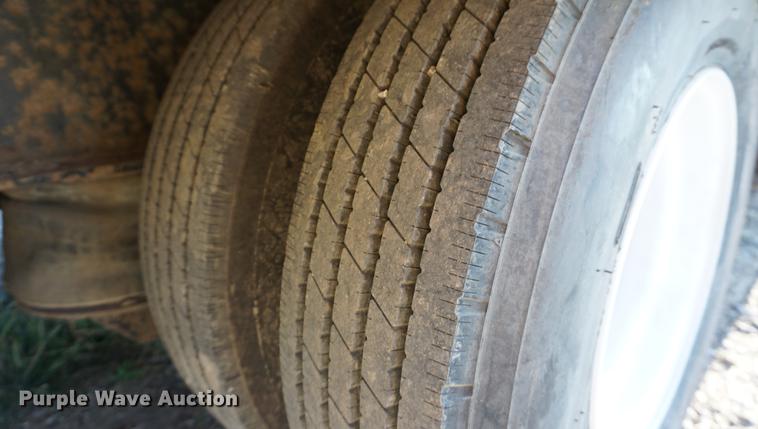 image for item DC5287 2004 Trail King TK70HT482 equipment trailer