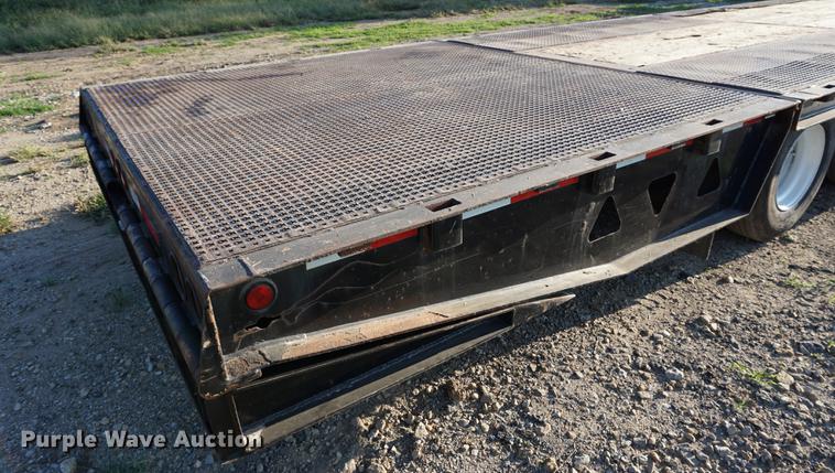 image for item DC5287 2004 Trail King TK70HT482 equipment trailer
