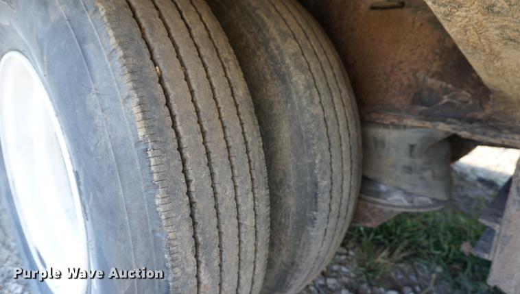 image for item DC5287 2004 Trail King TK70HT482 equipment trailer