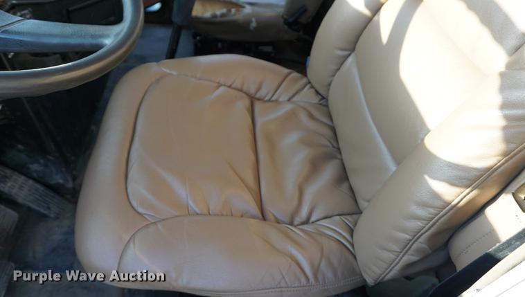 image for item DC5288 2004 Freightliner FLD120 SD semi truck