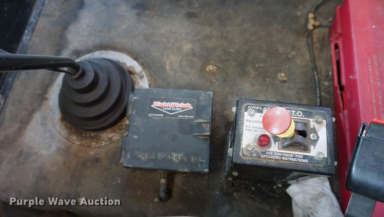 image for item DC5288 2004 Freightliner FLD120 SD semi truck