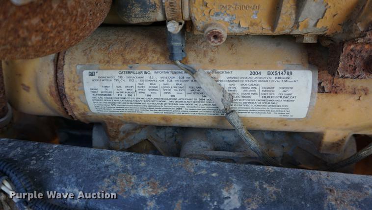 image for item DC5288 2004 Freightliner FLD120 SD semi truck