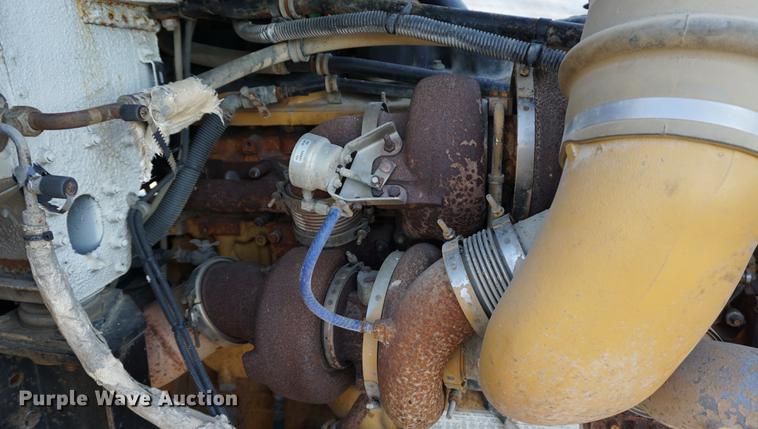 image for item DC5288 2004 Freightliner FLD120 SD semi truck