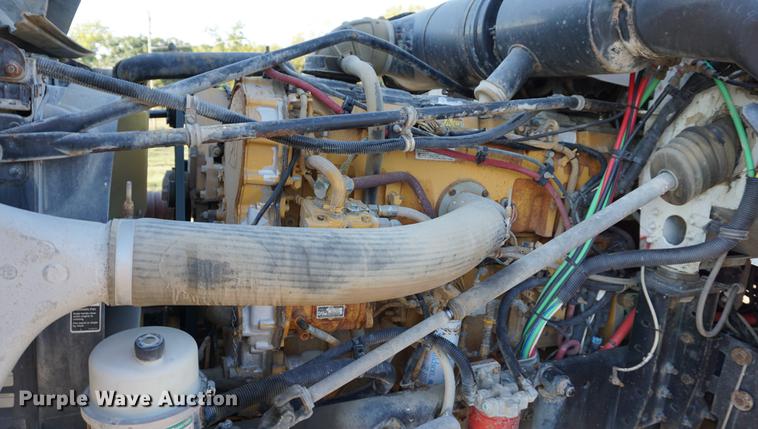 image for item DC5288 2004 Freightliner FLD120 SD semi truck