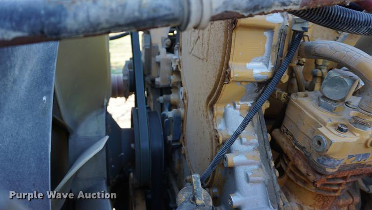 image for item DC5288 2004 Freightliner FLD120 SD semi truck