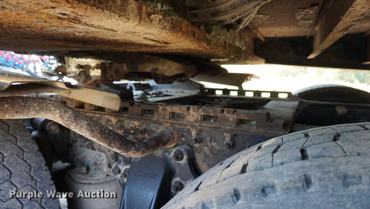 image for item DC5288 2004 Freightliner FLD120 SD semi truck