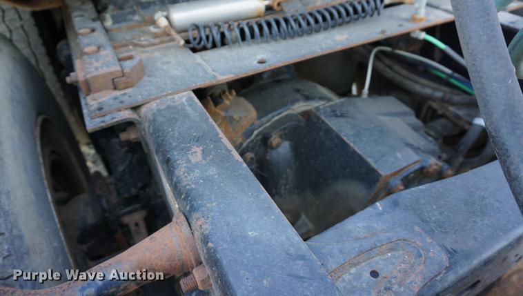 image for item DC5288 2004 Freightliner FLD120 SD semi truck