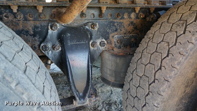 image for item DC5288 2004 Freightliner FLD120 SD semi truck