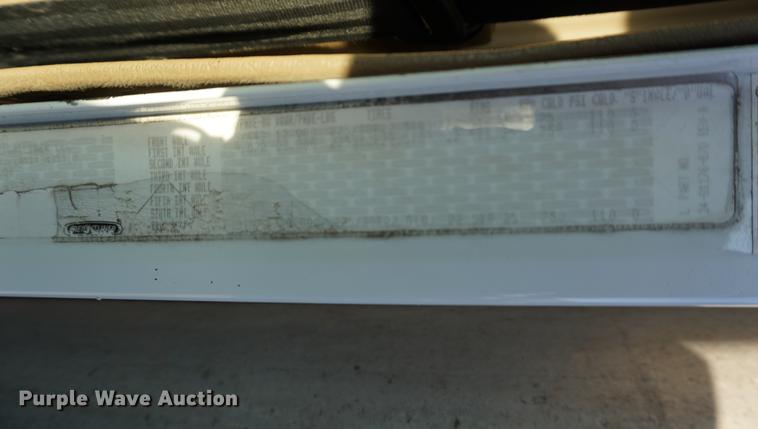 image for item DC5288 2004 Freightliner FLD120 SD semi truck