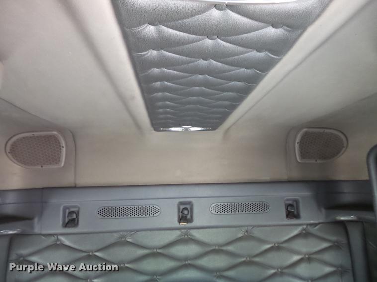 image for item DC5289 2009 Freightliner Cascadia semi truck