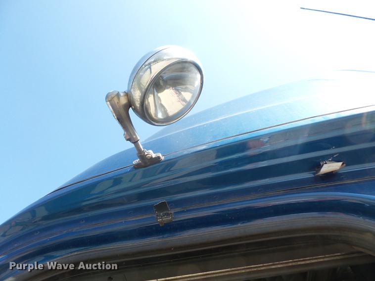 image for item DC5289 2009 Freightliner Cascadia semi truck