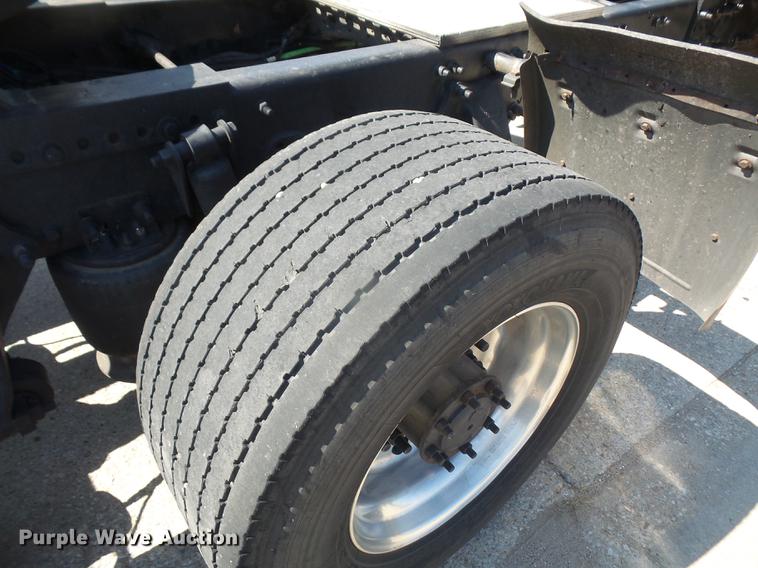 image for item DC5289 2009 Freightliner Cascadia semi truck