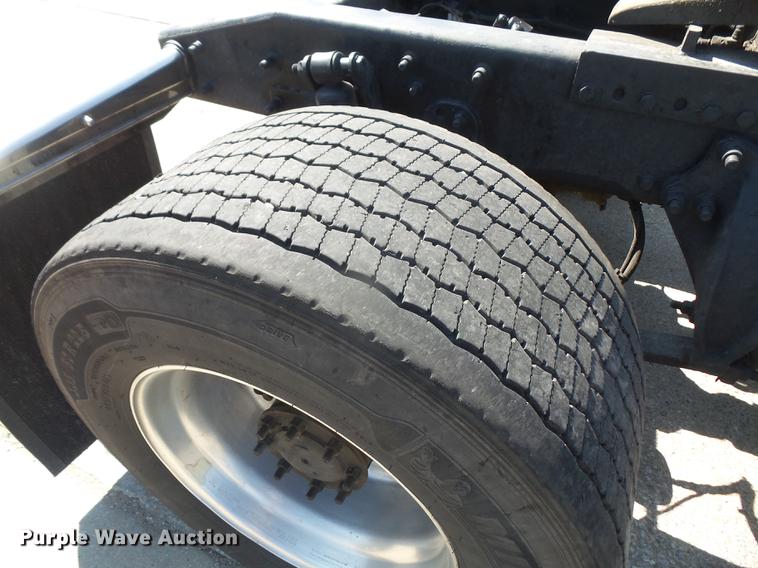 image for item DC5289 2009 Freightliner Cascadia semi truck