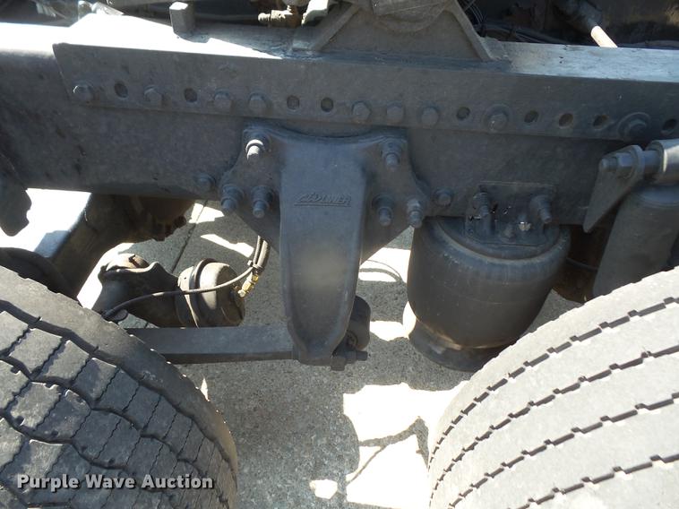 image for item DC5289 2009 Freightliner Cascadia semi truck