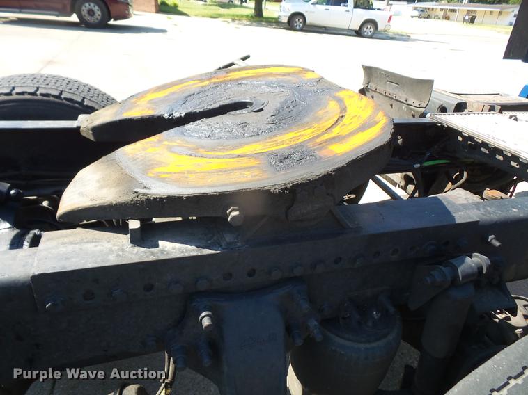 image for item DC5289 2009 Freightliner Cascadia semi truck