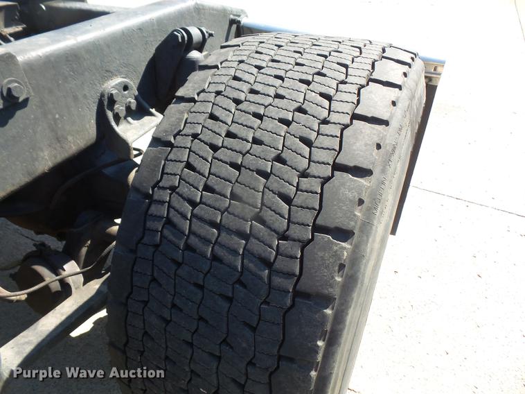 image for item DC5289 2009 Freightliner Cascadia semi truck