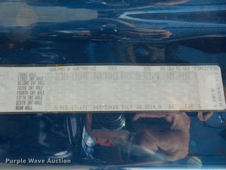 image for item DC5289 2009 Freightliner Cascadia semi truck