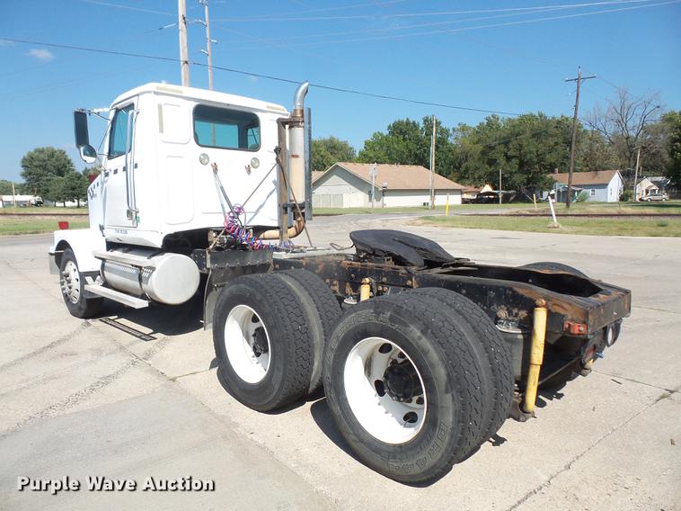 image for item DC5290 2001 Western Star 4964FX semi truck