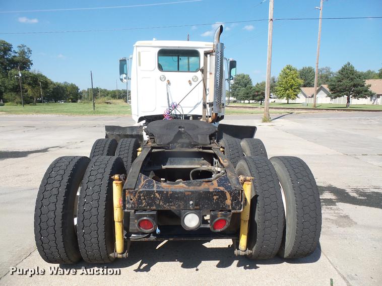 image for item DC5290 2001 Western Star 4964FX semi truck