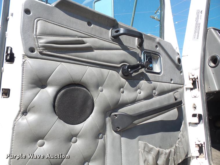 image for item DC5290 2001 Western Star 4964FX semi truck