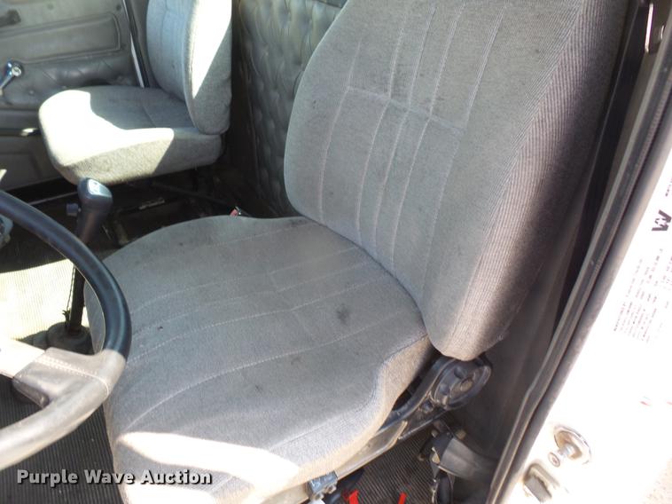 image for item DC5290 2001 Western Star 4964FX semi truck