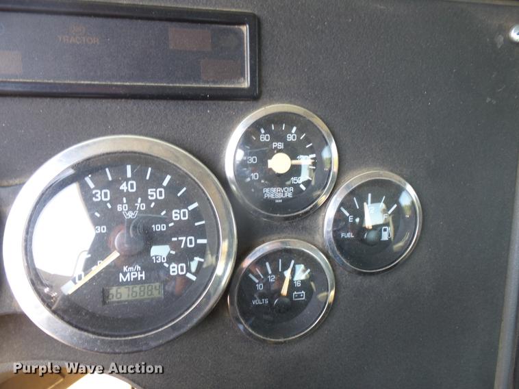 image for item DC5290 2001 Western Star 4964FX semi truck