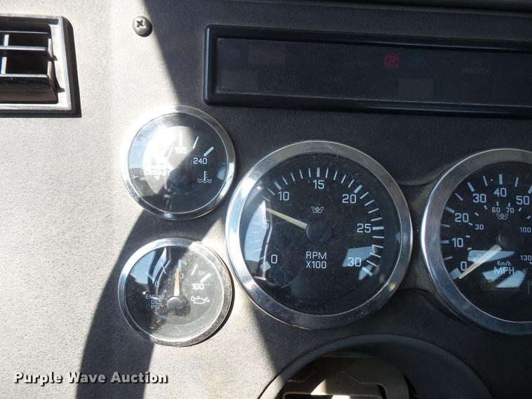 image for item DC5290 2001 Western Star 4964FX semi truck