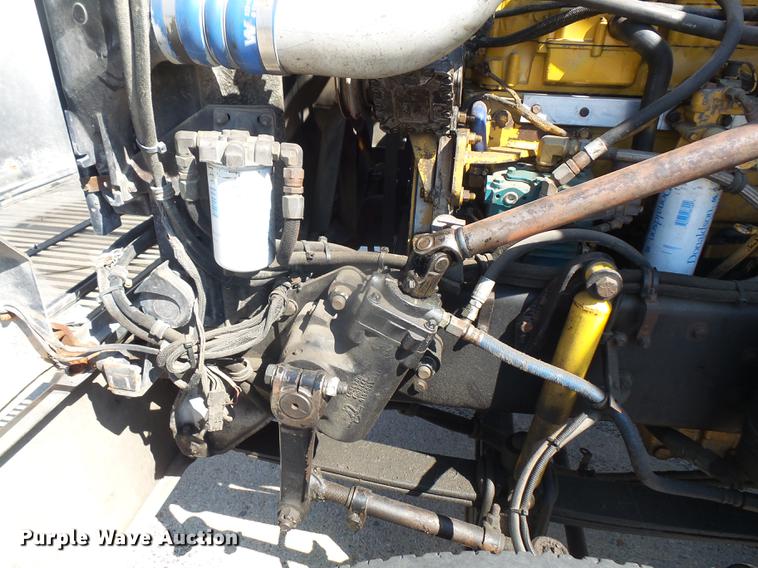 image for item DC5290 2001 Western Star 4964FX semi truck