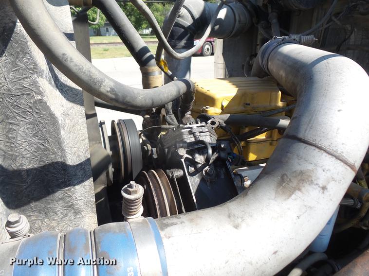 image for item DC5290 2001 Western Star 4964FX semi truck