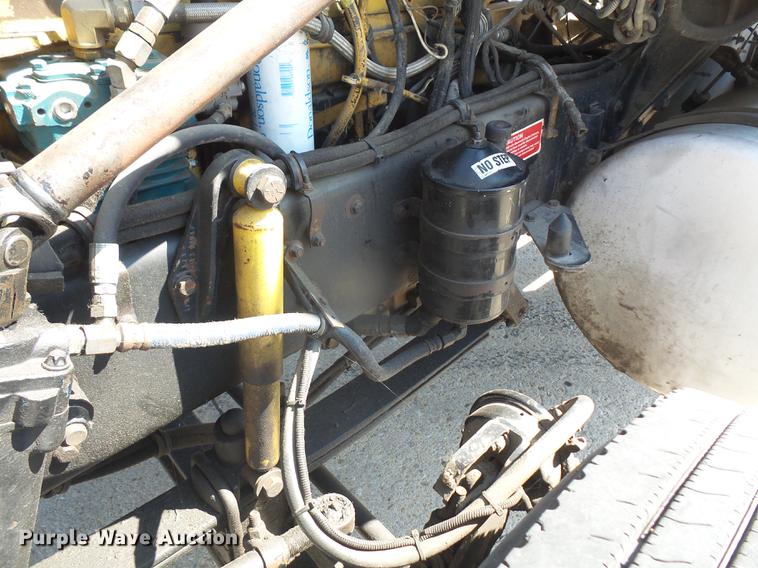 image for item DC5290 2001 Western Star 4964FX semi truck