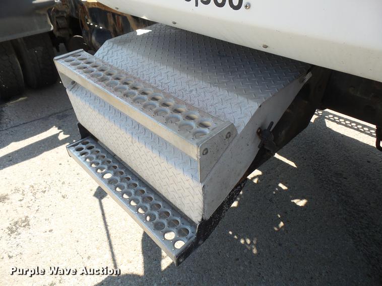 image for item DC5290 2001 Western Star 4964FX semi truck