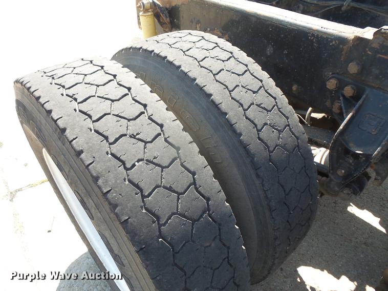 image for item DC5290 2001 Western Star 4964FX semi truck