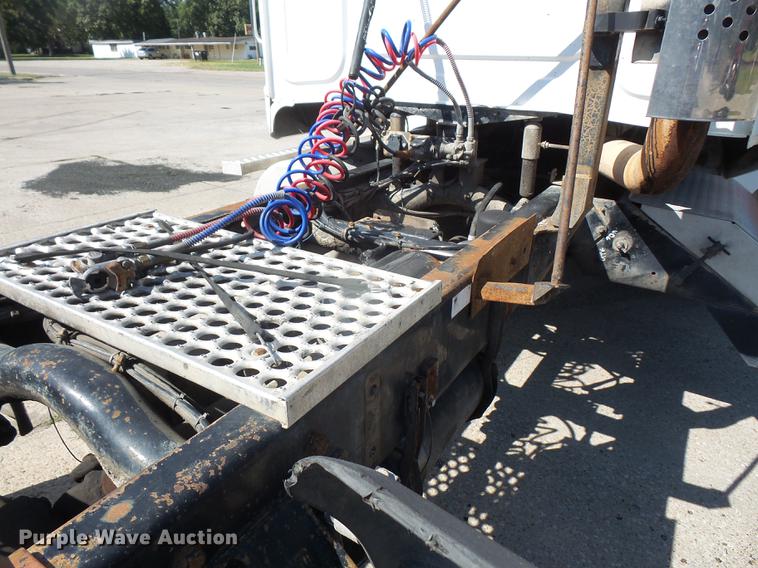 image for item DC5290 2001 Western Star 4964FX semi truck