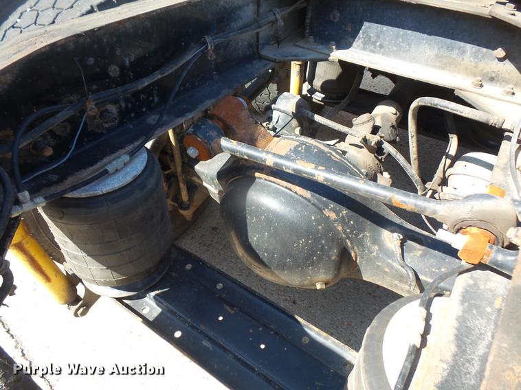 image for item DC5290 2001 Western Star 4964FX semi truck