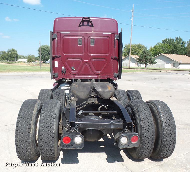 image for item DC5291 2011 Freightliner Cascadia semi truck