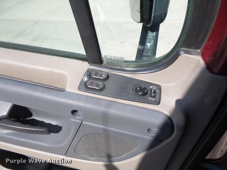 image for item DC5291 2011 Freightliner Cascadia semi truck