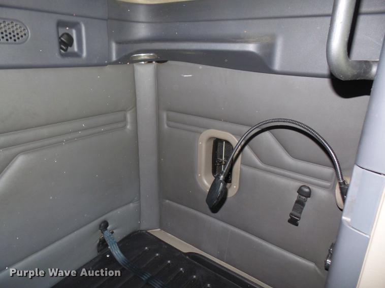 image for item DC5291 2011 Freightliner Cascadia semi truck