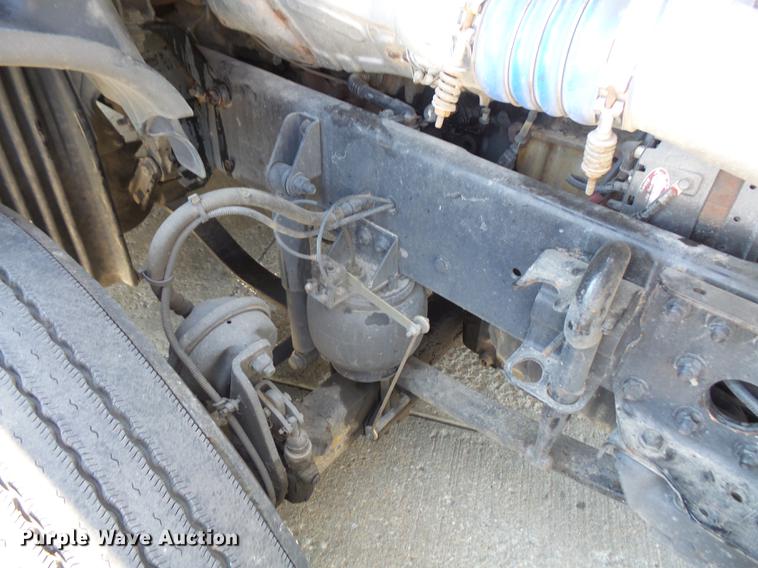 image for item DC5291 2011 Freightliner Cascadia semi truck