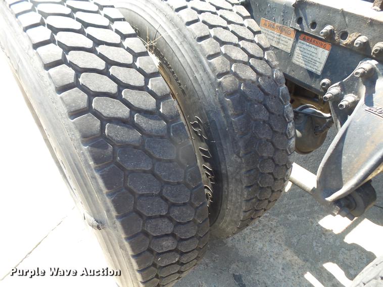 image for item DC5291 2011 Freightliner Cascadia semi truck