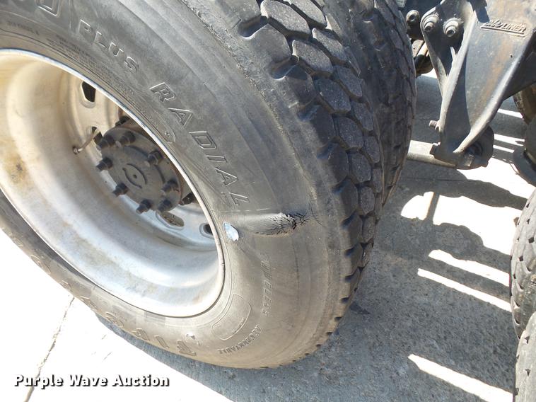 image for item DC5291 2011 Freightliner Cascadia semi truck