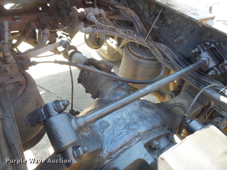 image for item DC5291 2011 Freightliner Cascadia semi truck