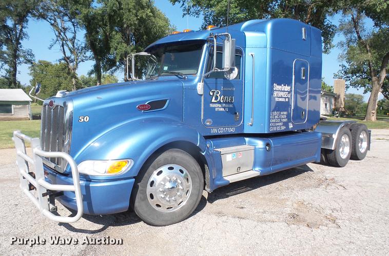 image for item DC5303 2012 Peterbilt 386 semi truck