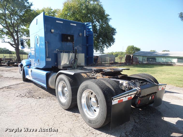 image for item DC5303 2012 Peterbilt 386 semi truck
