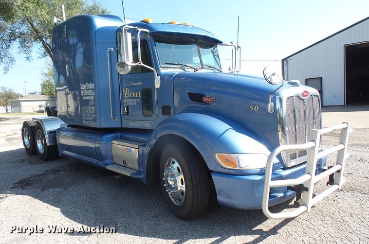 image for item DC5303 2012 Peterbilt 386 semi truck