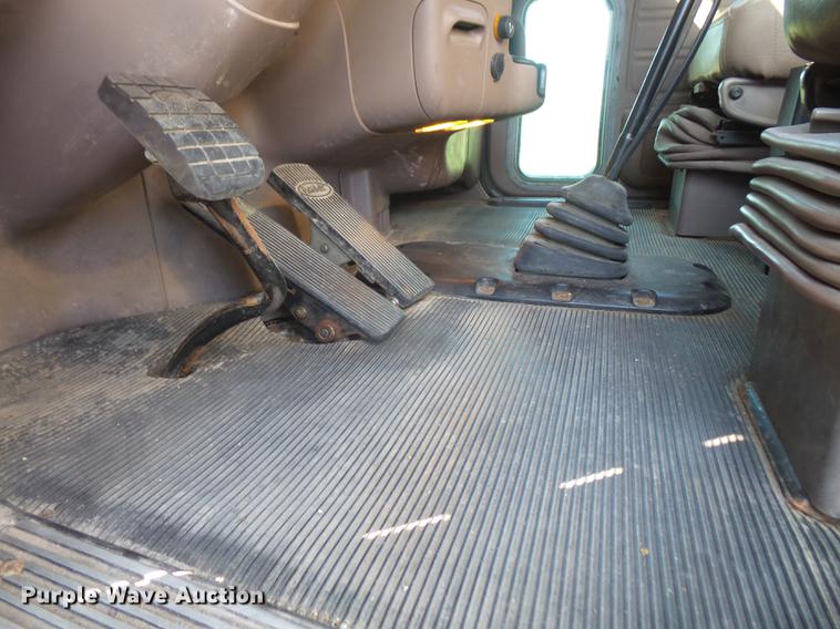 image for item DC5303 2012 Peterbilt 386 semi truck