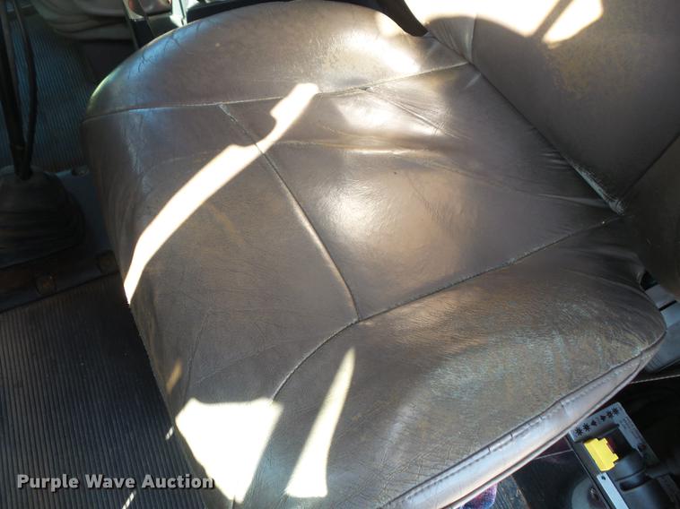 image for item DC5303 2012 Peterbilt 386 semi truck