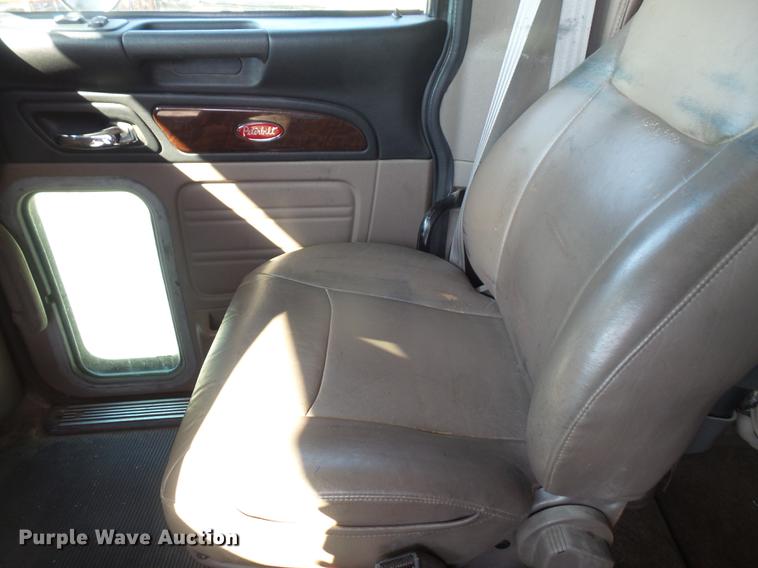 image for item DC5303 2012 Peterbilt 386 semi truck